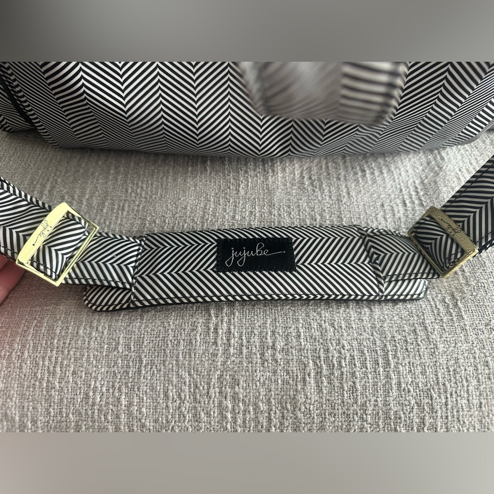 Jujube large diaper/weekender bag - Picture 7 of 15